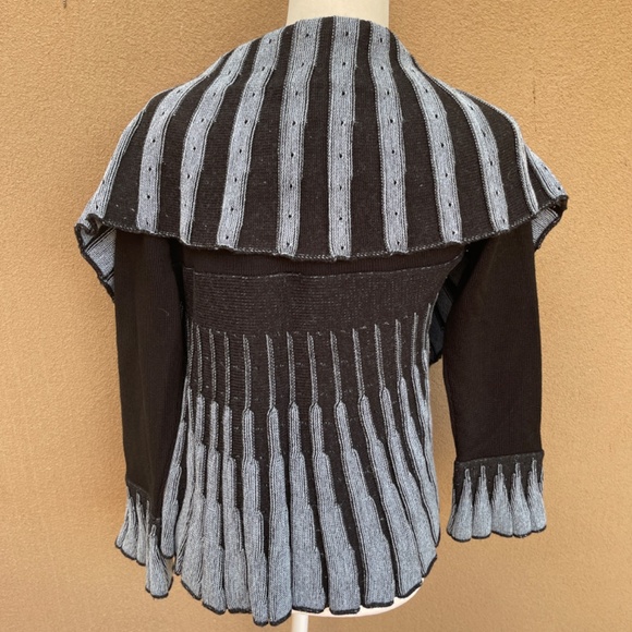 NEW! Angel Design by Sabri Ozel Pleated Italian Circle Cardigan Size Medium - Picture 6 of 10